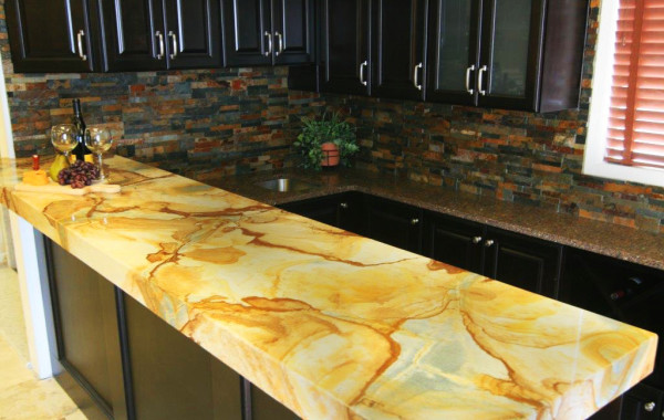 Stonewood & Silestone Sierra Madre Wet Bar