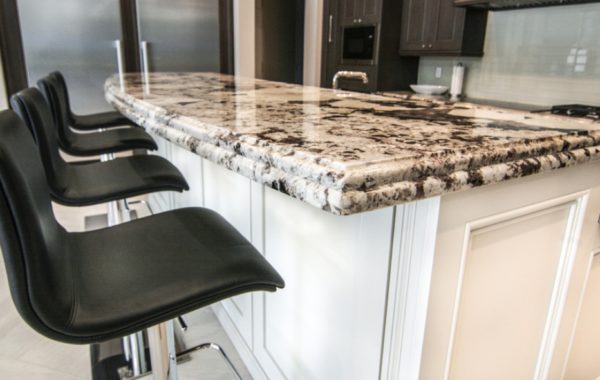 Delicatus White Countertop Bar